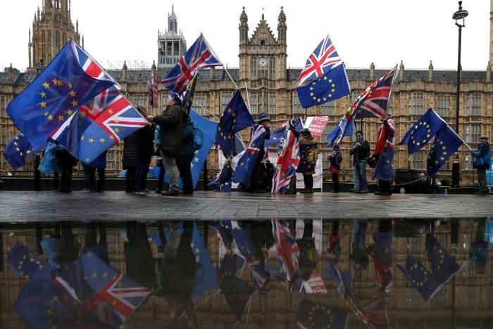 Few people believe that British Prime Minister Theresa May's Brexit deal will survive the vote next Tuesday, but the question of what happens then remains wide open