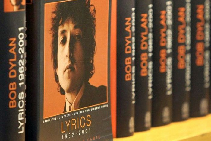 Bob Dylan has submitted his lecture for accepting the Nobel Literature Prize, in which he reflects on the links between his song's lyrics and literature