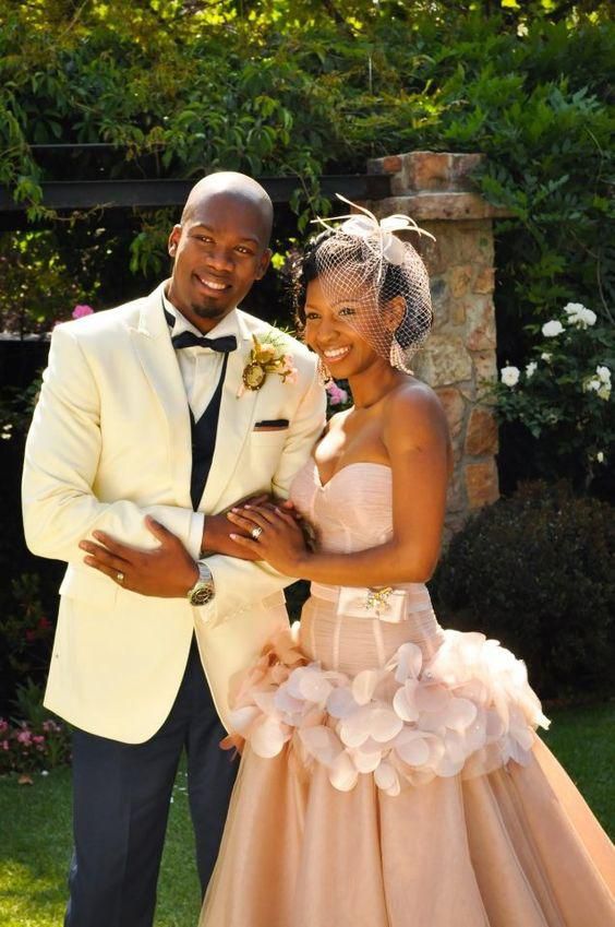 12 brides who walked down the isle in colored gowns (Photos)
