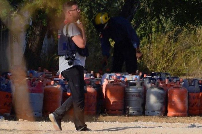 Spanish police say they have uncovered a cache of 120 gas canisters at a house believed to be the bomb-making factory of the cell behind two attacks on popular tourist areas