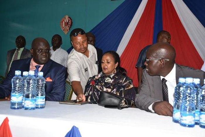 ___9122840___2018___11___20___15___amina+cs