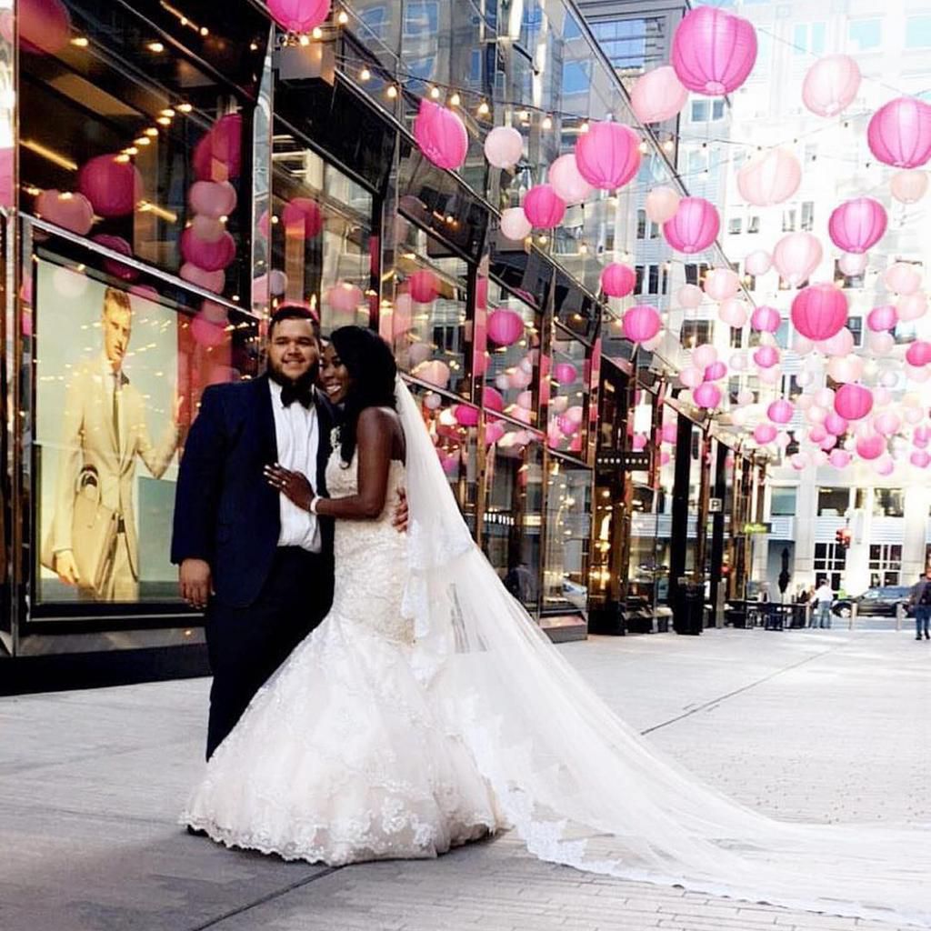 These photos will convince you to have a long bridal veil on your wedding day