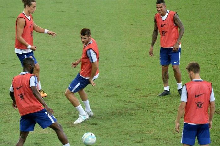 Chelsea's new signing Alvaro Morata (C) participates in a training session with teammates in Singapore on July 24, 2017