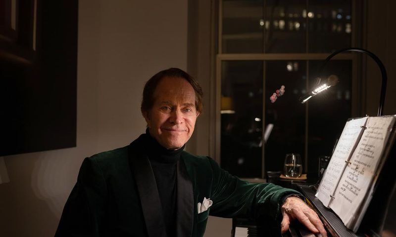 The Last of the Old-School Cabaret Artists
