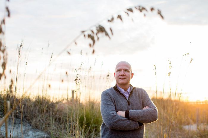 At Place for a Friendly Beer, a 'Despicable' Divide