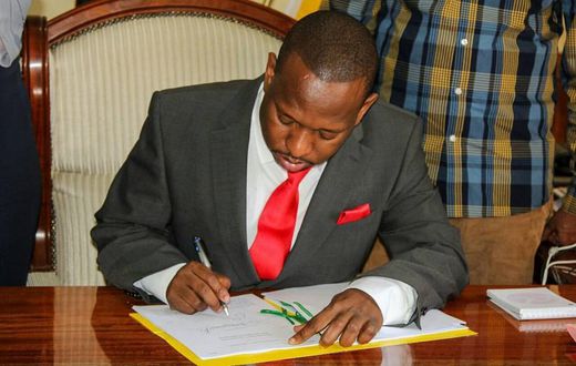 Nairobi Governor Sonko signing a document