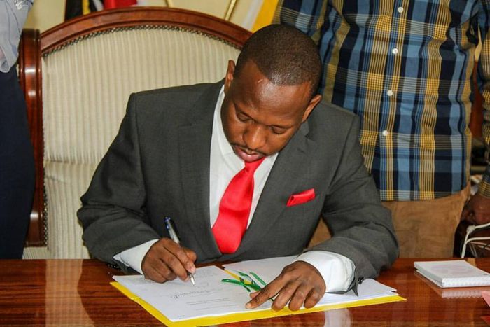 Nairobi Governor Sonko signing a document