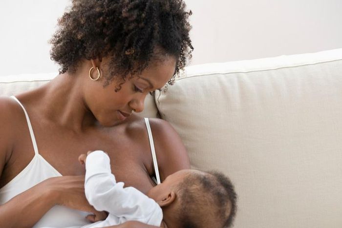 ___9177101___2018___12___7___11___o-BREASTFEEDING-facebook2-1