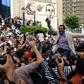 Editor Khaled Elbalshy (C), pictured at a demonstration in Cairo on May 4, 2016, told AFP he submitted a complaint to the Egyption Journalists' Union demanding to know why and under what authority Al-Bedaya, along with other news sites, was blocked
