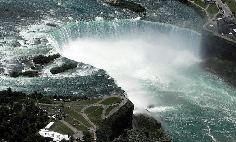 According to local authorities Jones had tried going over the 167-foot (51-meter) high falls -- which straddle the border between Canada and the United States -- on April 19