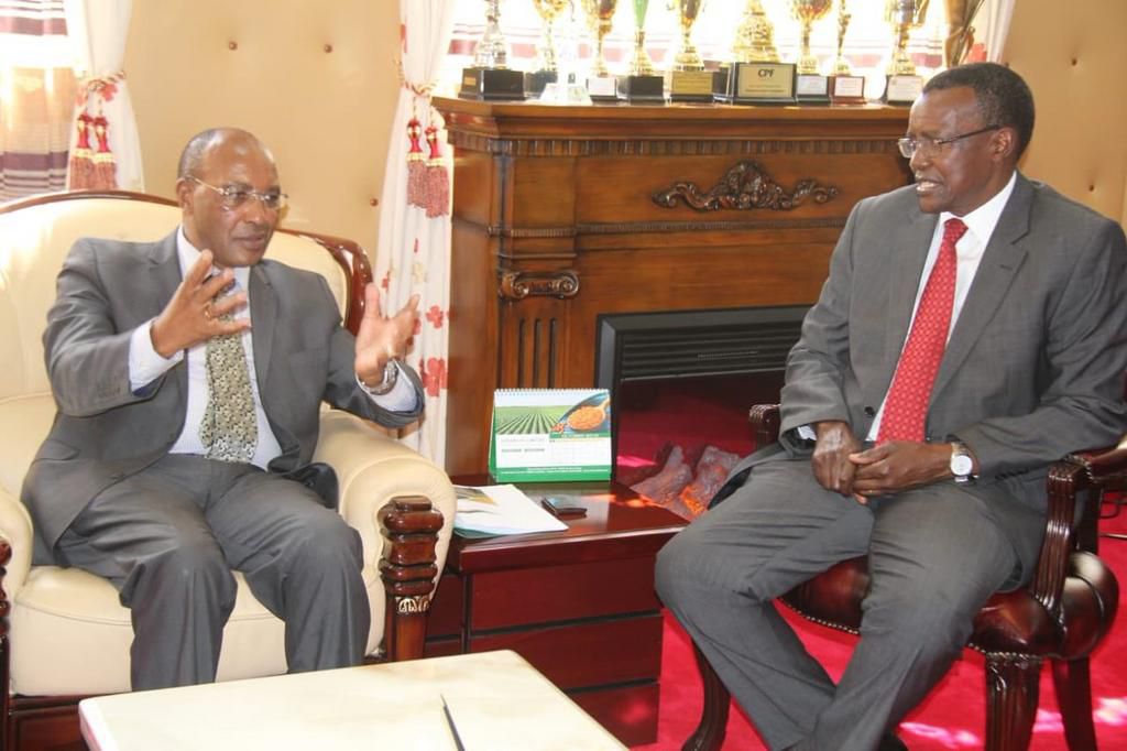 Governor Kimemia (L) with Chief Justice David Maraga (twitter)