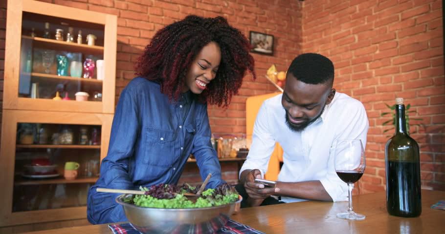 ___8626757___2018___7___17___15___coup+feat