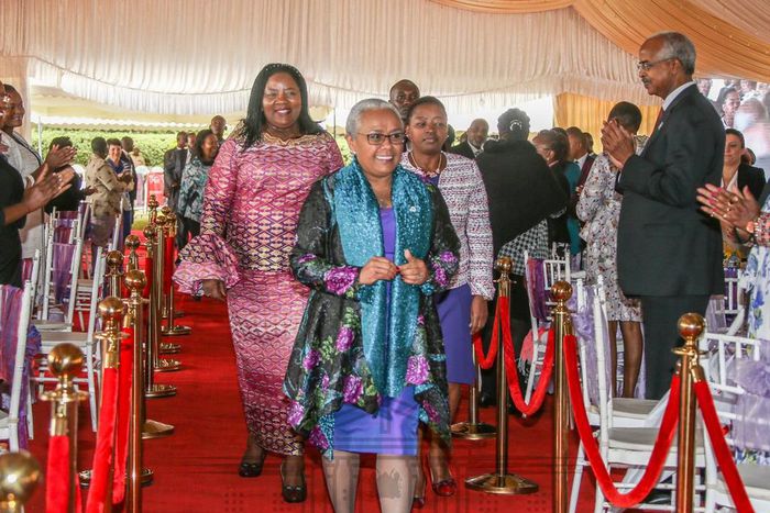 ___9165151___2018___12___4___10___margaret+ida