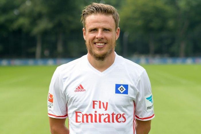 Hamburg midfielder Nicolai Mueller