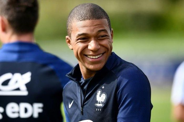 France's forward Kylian Mbappe (C), pictured in May 2017, joined the team training session to prepare for the World Cup qualifier match against Sweden