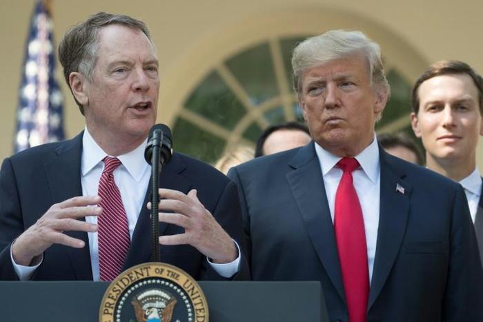 This file photo from October 1, 2018 shows US trade representative Robert Lighthizer (L), who is leading trade talks with China, standing next to President Donald Trump and Trump's son-in-law and adviser Jared Kushner