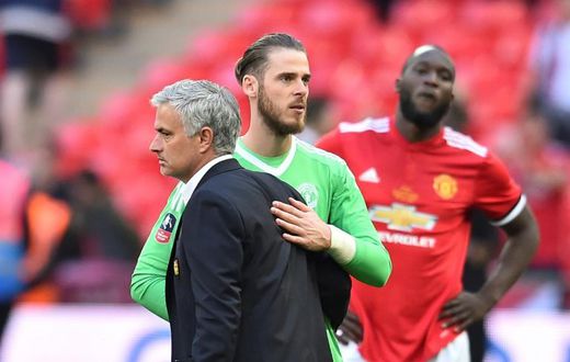 David de Gea will commit himself to Manchester United by signing a new contract claims the club's manager Jose Mourinho