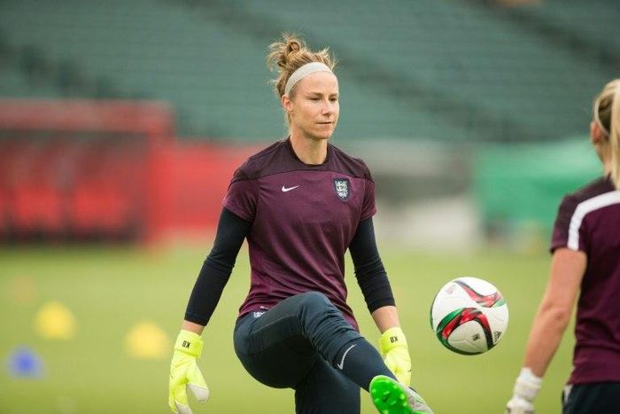 England's goalkeeper Karen Bardsley said she expected a tough physical game when the Lionnesses take on Scotland in their women's Euro opener