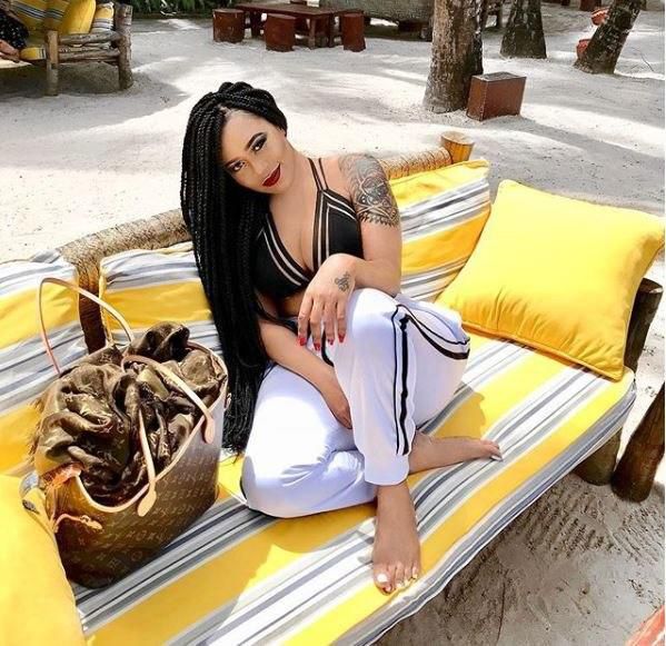 ___9099941___2018___11___13___14___roo