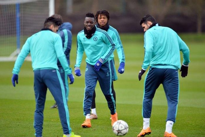 Chelsea players take part in a training session at their Cobham training facility in Stoke D'Abernon, southwest of London, on March 8, 2016