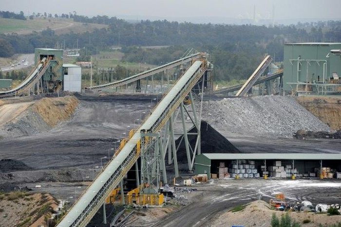 Swiss commodities giant Glencore has returned with an improved offer of US$2.675 billion for Rio Tinto's Australian coal assets, hoping to pip Yanzhou Coal