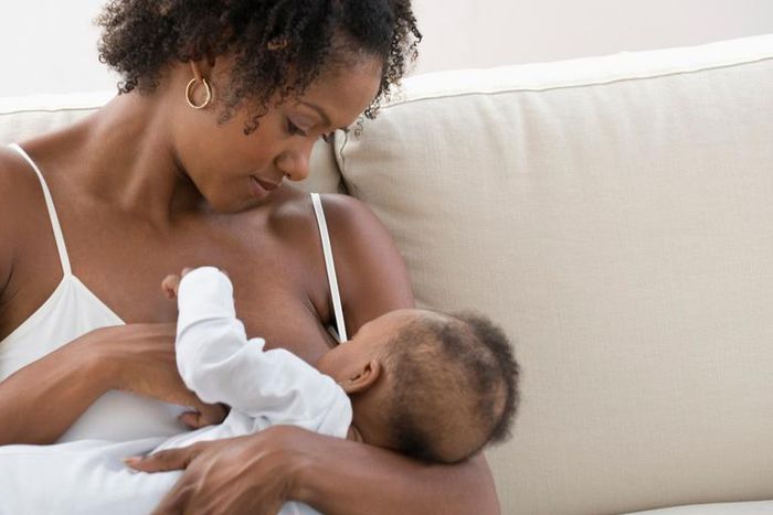 ___9125368___2018___11___21___9___o-MOM-BREASTFEEDING-facebook