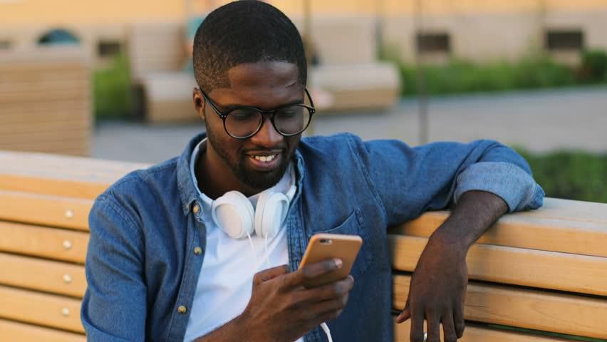 ___9129092___2018___11___22___10___phone2