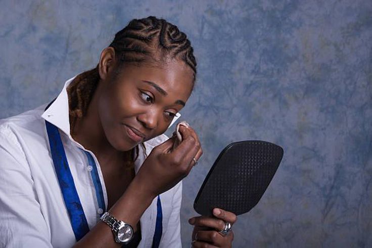 Removing makeup (courtesy)