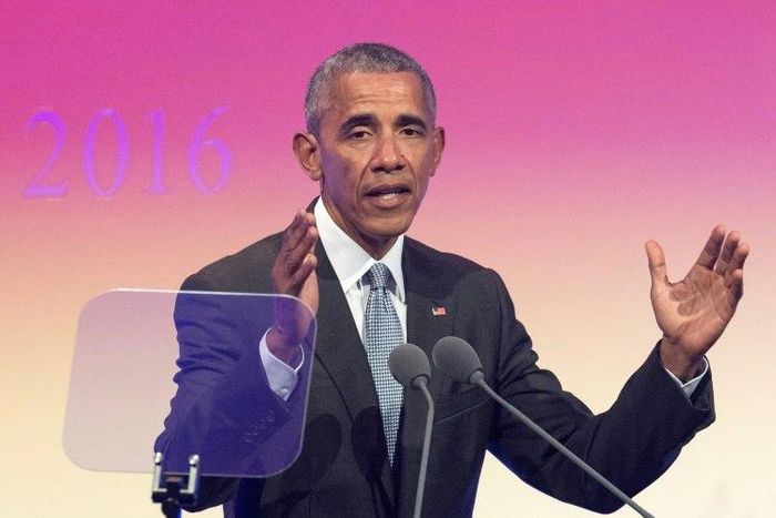 Former US president Barack Obama, shown in this May 25 file photo, urged Kenyan leaders to allow Tuesday's election in the country to go ahead peacefully