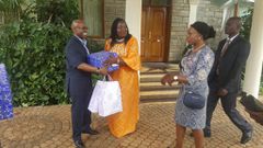 Jimi Wanjigi Brings Ida Odinga Gifts During Uhuru's Breakfast at Raila's Home (PHOTOS)