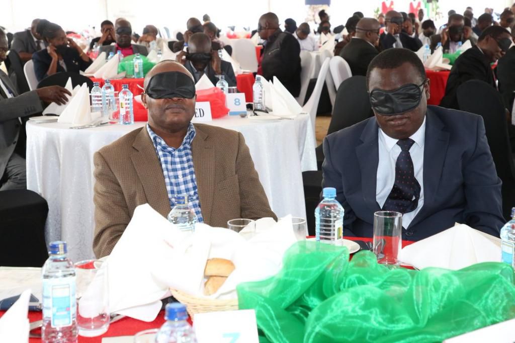 Governors go 'blind' during Lunch