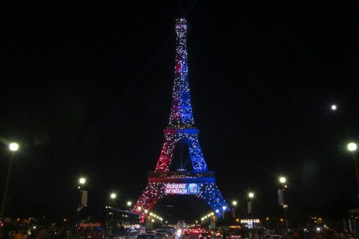 At the time of the incident the tower was lit up with the team colours of Paris Saint-Germain