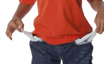 ___8078489___2018___3___7___8___o-CHILD-EMPTY-POCKETS-facebook