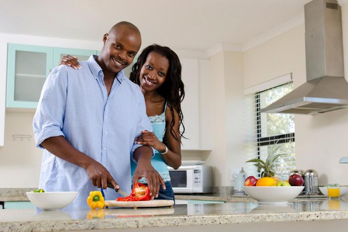 ___9018394___2018___10___24___15___couple+cooking