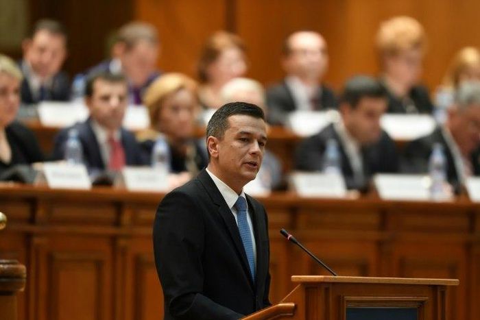 Romania faces a new political crisis after the ruling leftwing party pulled its support for Prime Minister Sorin Grindeanu
