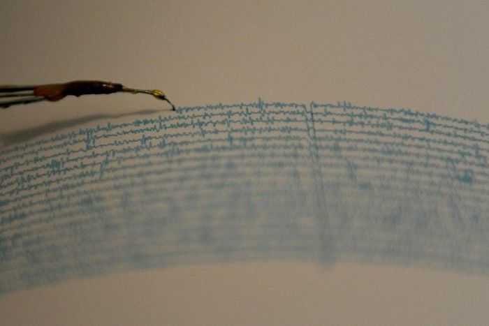 An earthquake around the city of Bojnurd near Iran's border with Turkmenistan killed two, left over 370 injured and damaged as many as 40 percent of houses