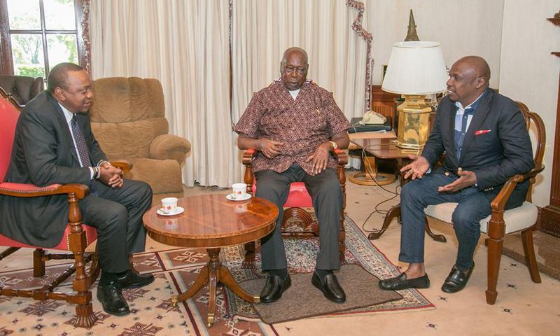 President Uhuru Kenyatta with senatro Gideon Moi during a past visit to former President Daniel Arap Moi (twitter)