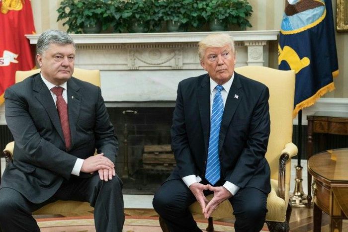 Ukrainian President Petro Poroshenko (L) scored a meeting with US leader Donald Trump in the Oval Office, as Washington rolled out more sanctions against pro-Russian rebels