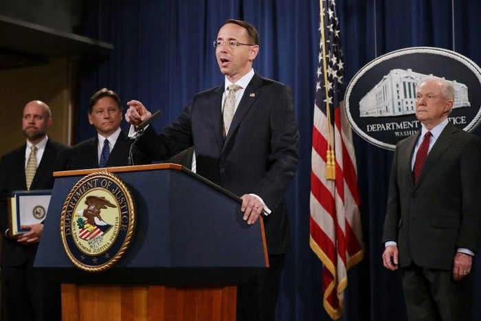 The shutdown of two dark web marketplaces announced by US Deputy Attorney General Rod Rosenstein (C), Attorney General Jeff Sessions (R) and other law enforcement officials came three weeks after AlphaBay stopped functioning with no explanation