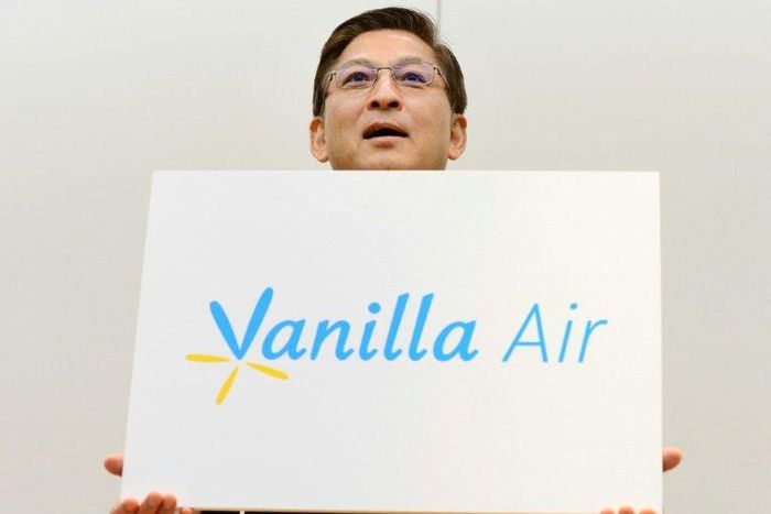 AirAsia Japan president Tomonori Ishii unveils its new brand name 'Vanilla Air' in Tokyo on August 20, 2013