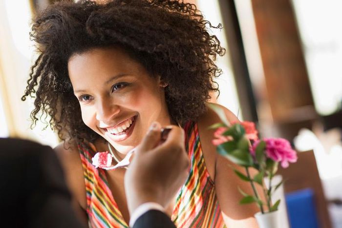 ___7418944___2017___10___5___11___o-COUPLE-ON-DATE-AFRICAN-AMERICAN-facebook