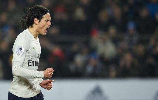 Edinson Cavani maintained Paris Saint-Germain's unbeaten Ligue 1 record with a second half penalty