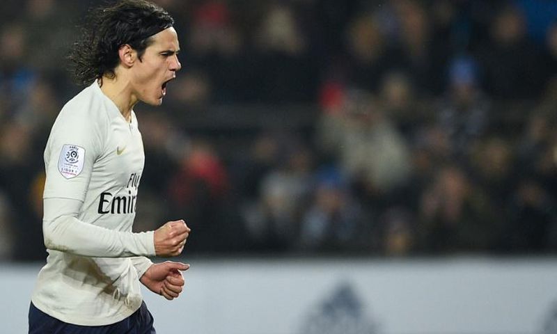 Edinson Cavani maintained Paris Saint-Germain's unbeaten Ligue 1 record with a second half penalty
