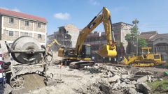 Bulldozers flatten a building in Kayole's Nyama Villa area believed to be on Kenya Power's land