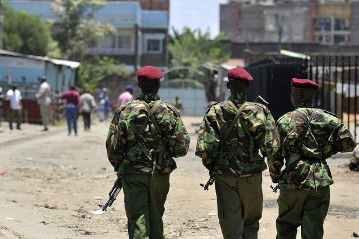 Kenya security forces patrol a neighbourhood of Nairobi