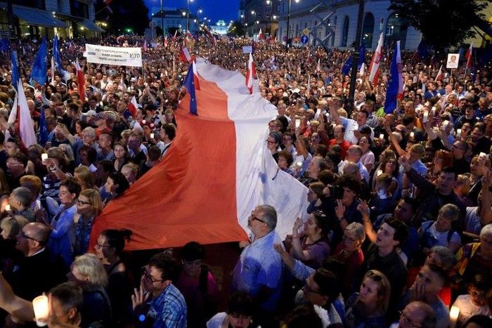 Protesters demonstrate in Warsaw against reforms to the court system on July 20, 2017