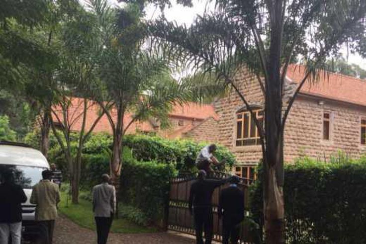 File image of EACC detectives during a recent raid in the ongoing fight against corruption