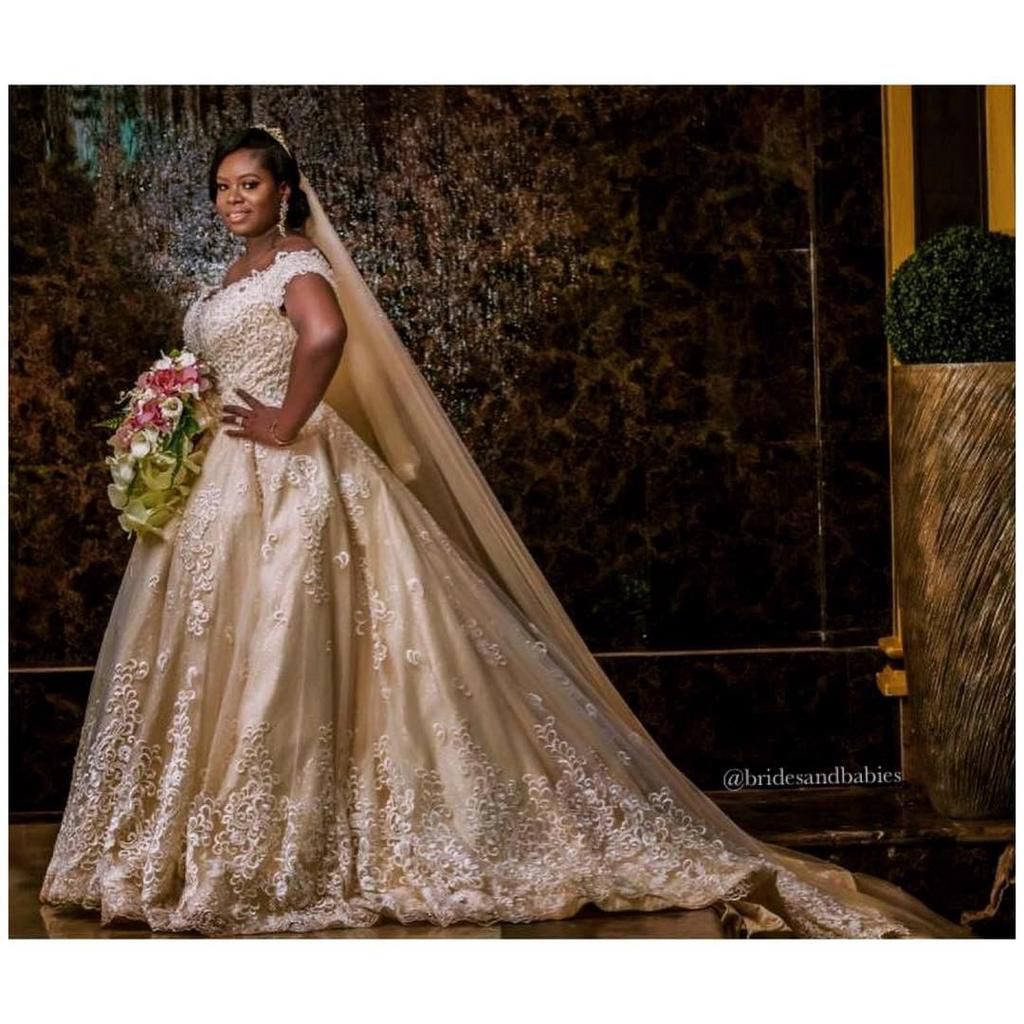 12 brides who walked down the isle in colored gowns (Photos)