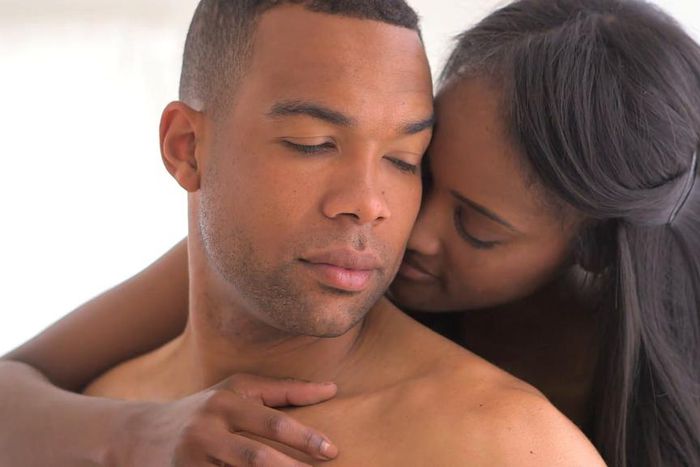 ___9079776___2018___11___7___11___coupleeee