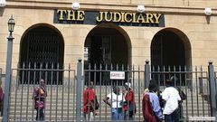 Vioja Mahakamani Judge Stabbed to Death
